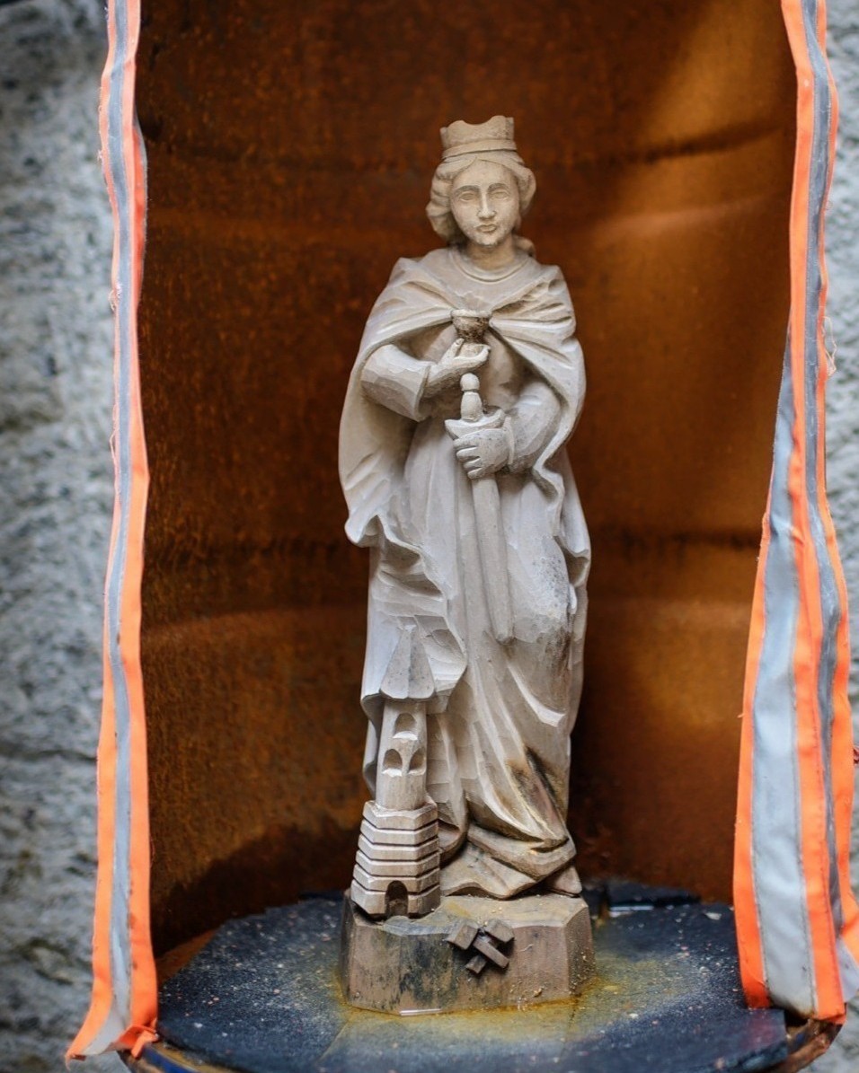 Saint Barbara Day is a long-standing tradition. For so many tunnel and mining workers and all those who work in the underground construction all over the world, December 4th is a special day. 
The veneration of Santa Barbara as the patron saint takes plac